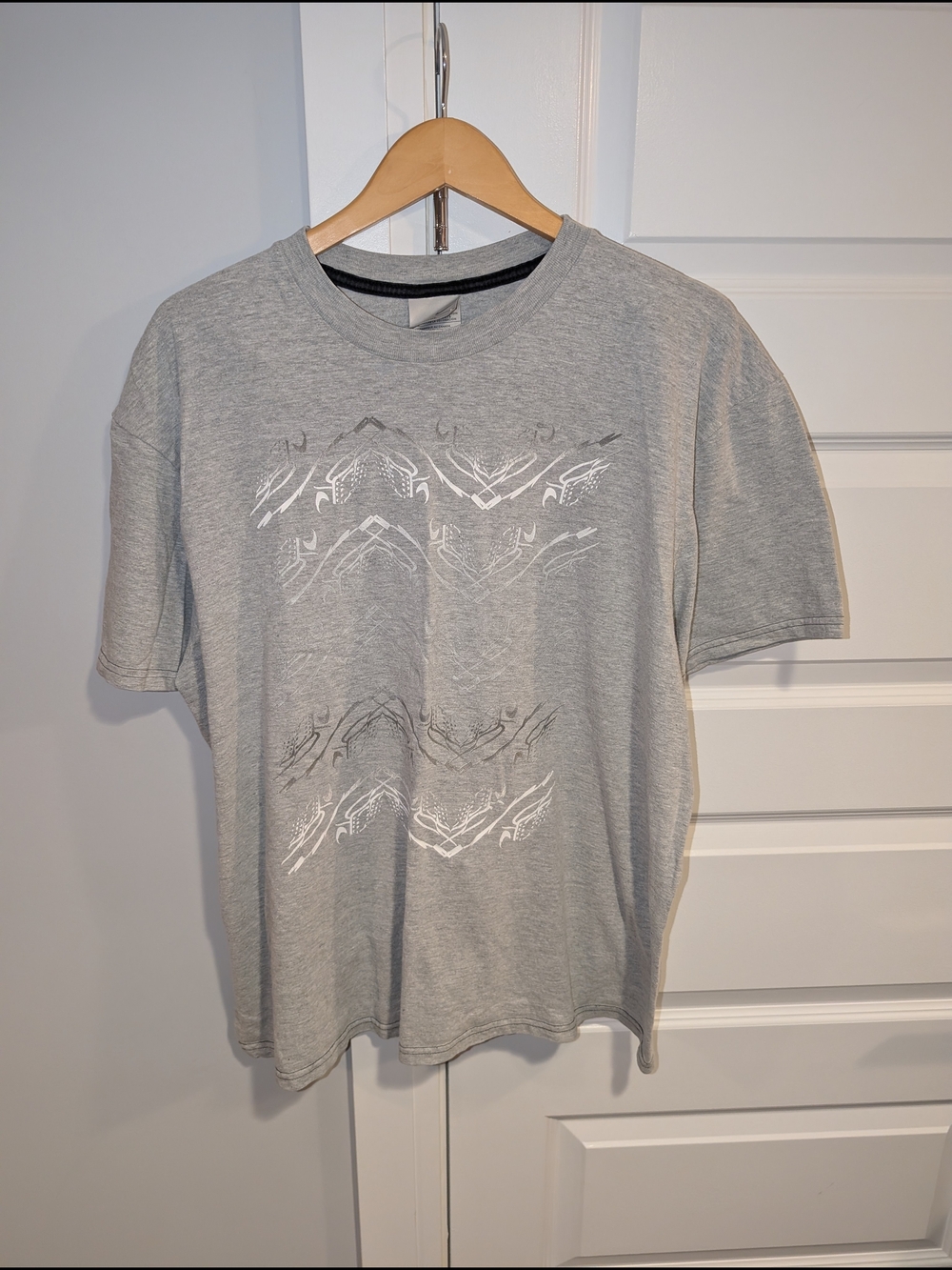 Vintage Y2K Nike Gray Graphic T-Shirt Men's Made in Canada Athletic Streetwear